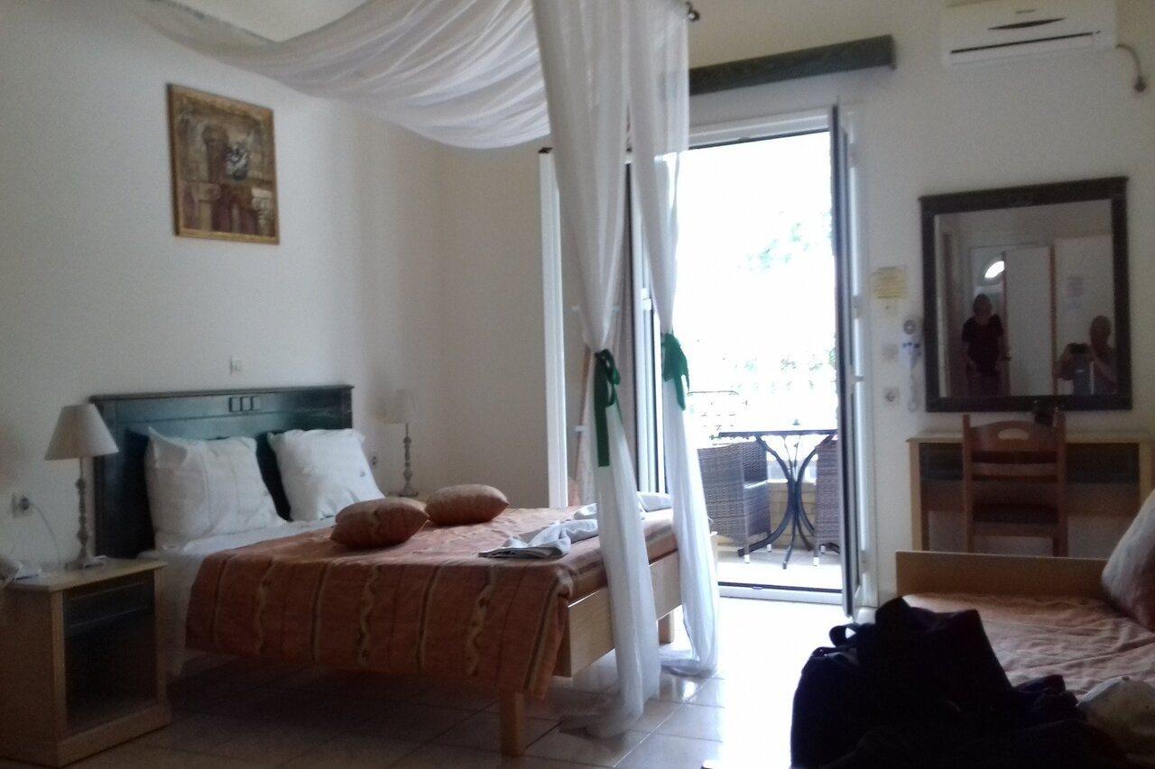 Kerkyra Beach Hotel & Apartments Benitses  Bagian luar foto