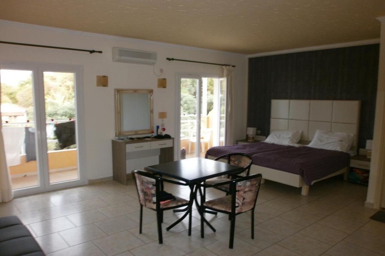 Kerkyra Beach Hotel & Apartments Benitses  Bagian luar foto