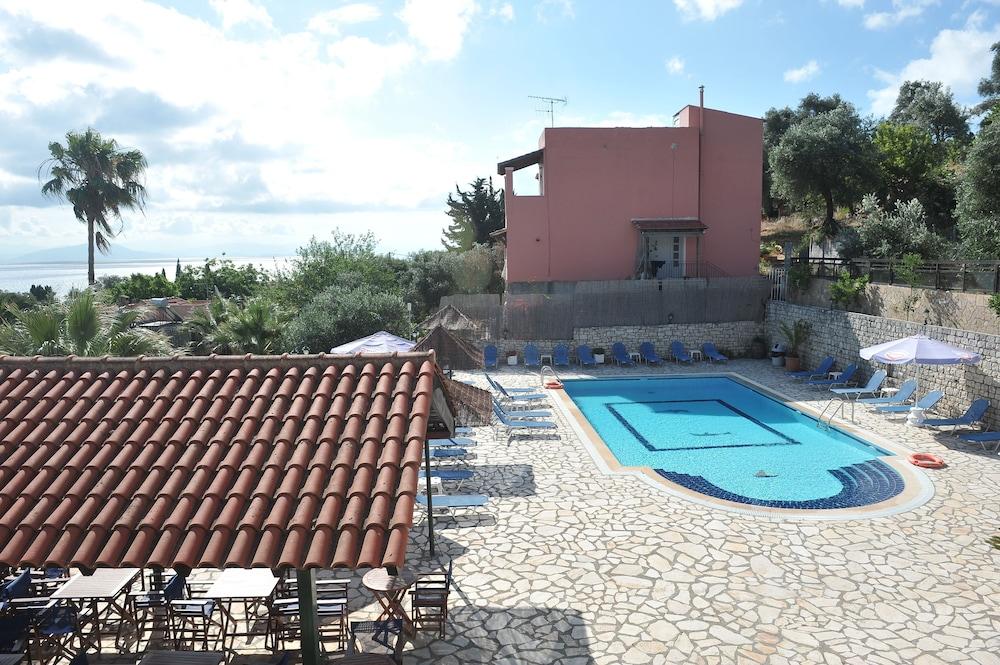 Kerkyra Beach Hotel & Apartments Benitses  Bagian luar foto