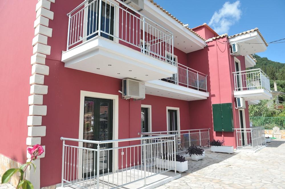 Kerkyra Beach Hotel & Apartments Benitses  Bagian luar foto