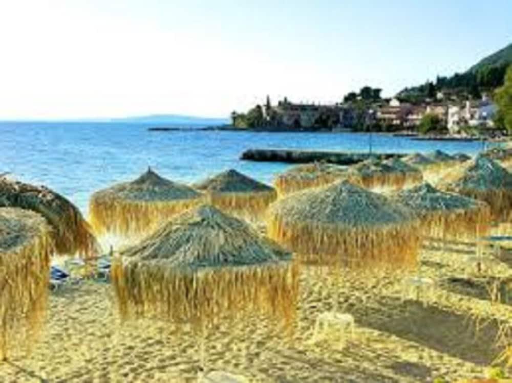 Kerkyra Beach Hotel & Apartments Benitses  Bagian luar foto