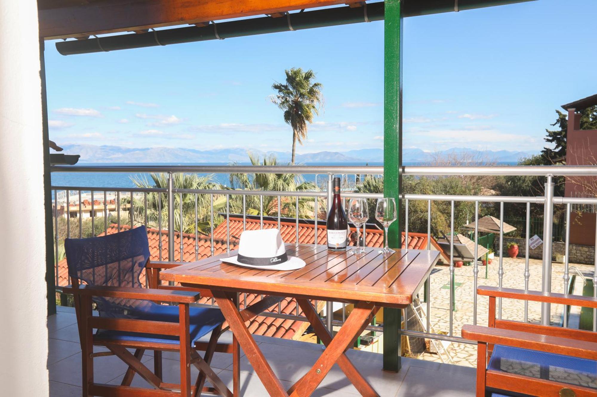 Kerkyra Beach Hotel & Apartments Benitses  Bagian luar foto