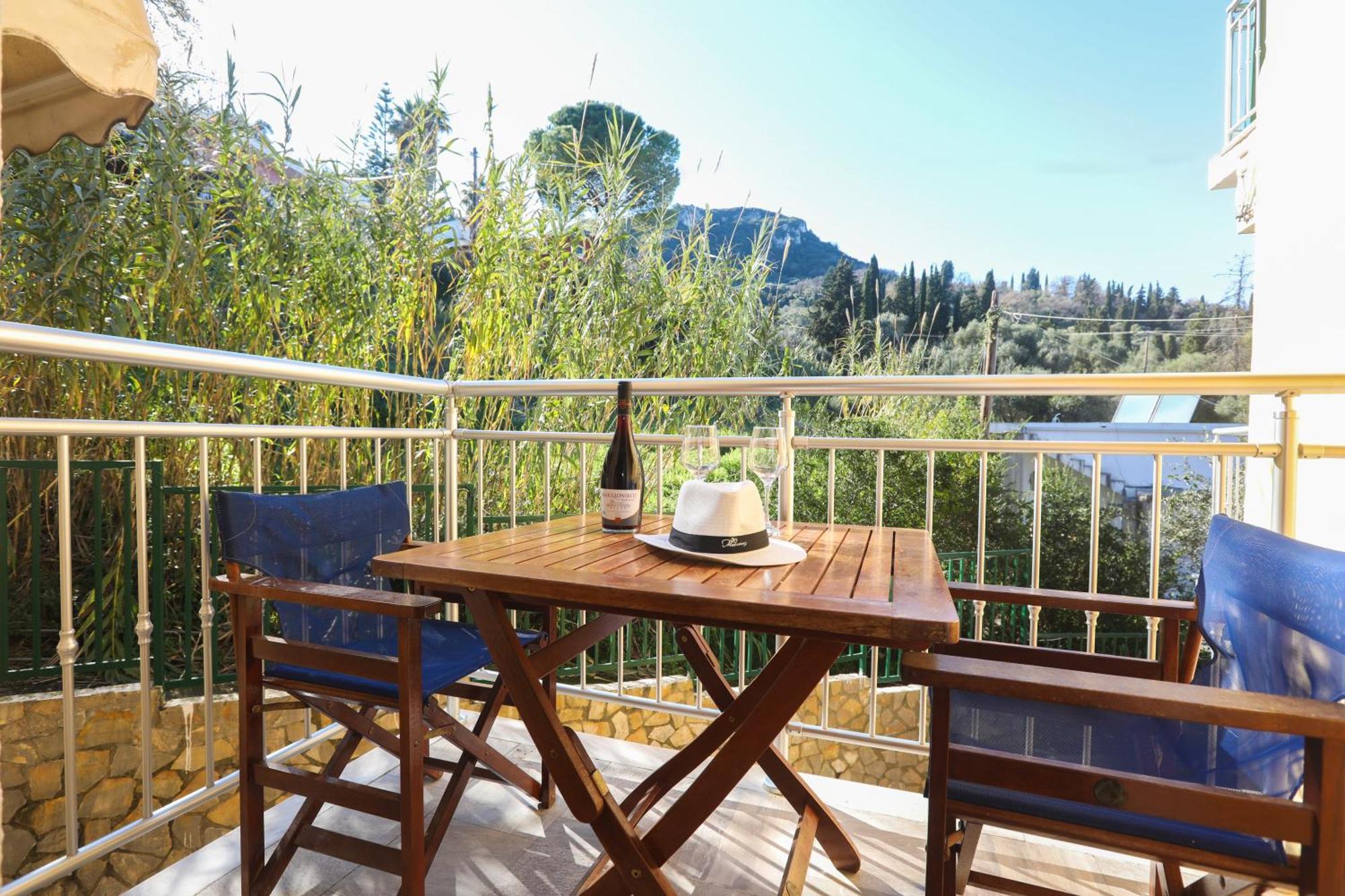 Kerkyra Beach Hotel & Apartments Benitses  Bagian luar foto