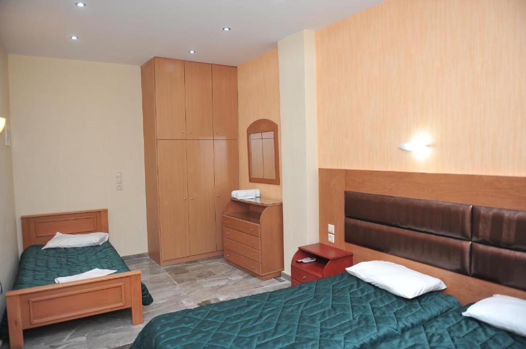 Kerkyra Beach Hotel & Apartments Benitses  Bagian luar foto