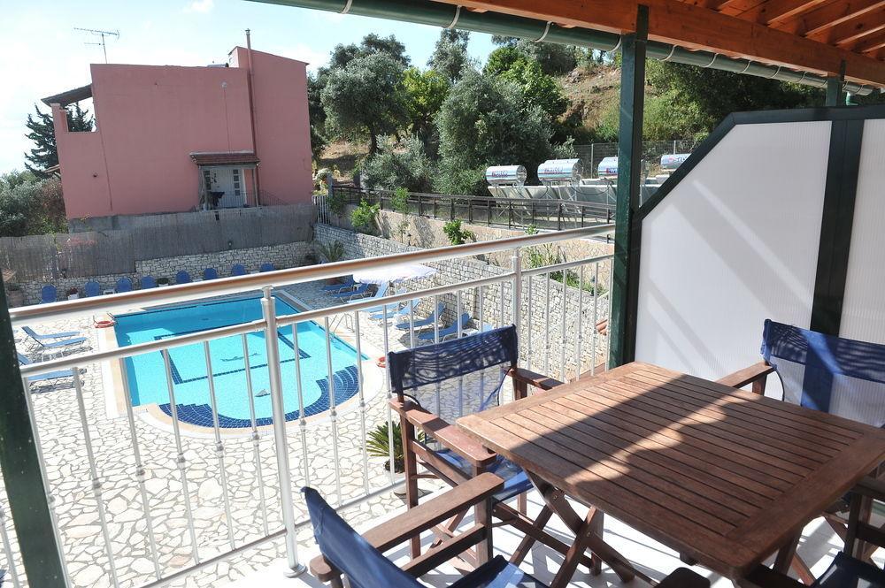 Kerkyra Beach Hotel & Apartments Benitses  Bagian luar foto
