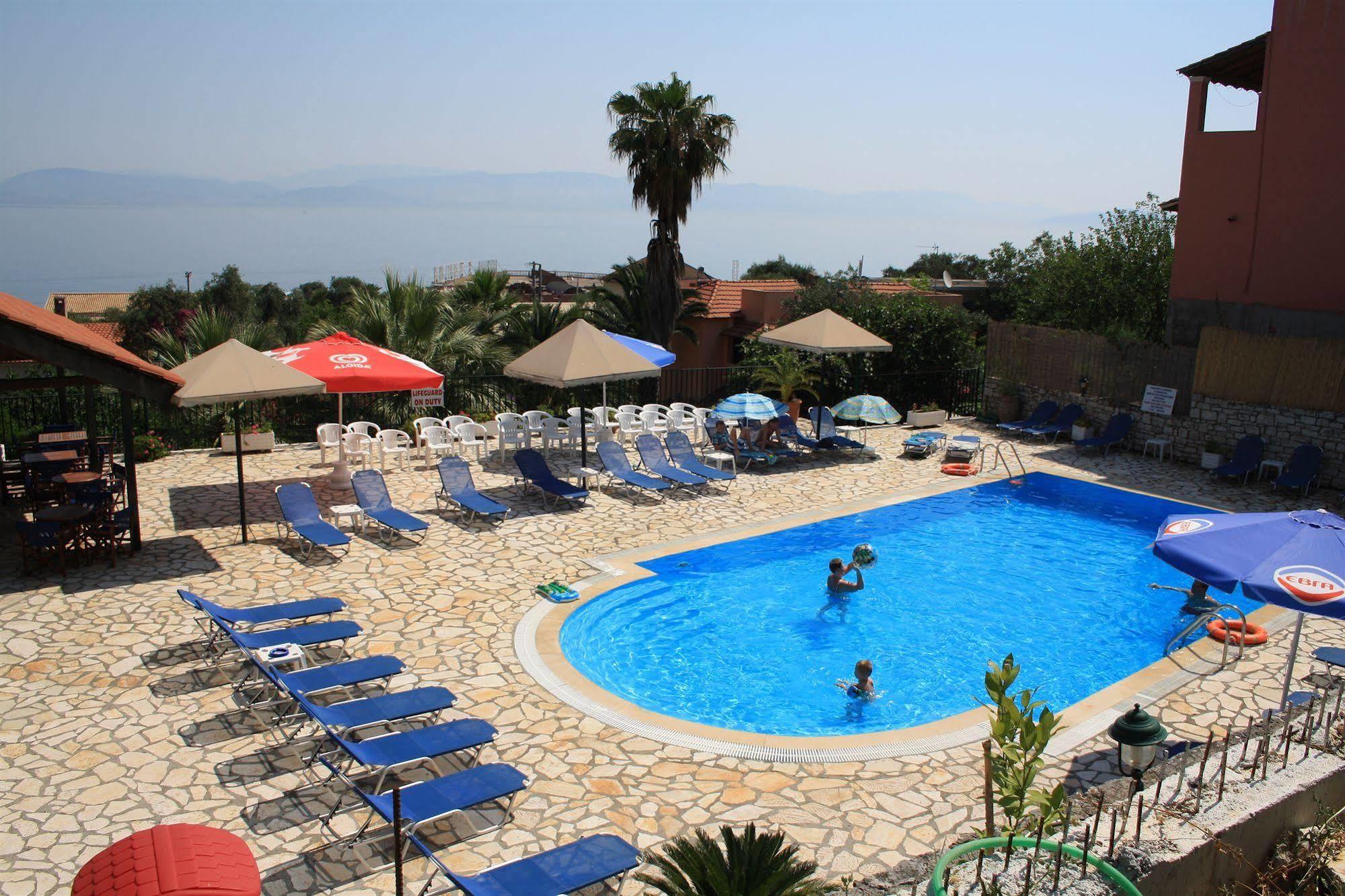 Kerkyra Beach Hotel & Apartments Benitses  Bagian luar foto