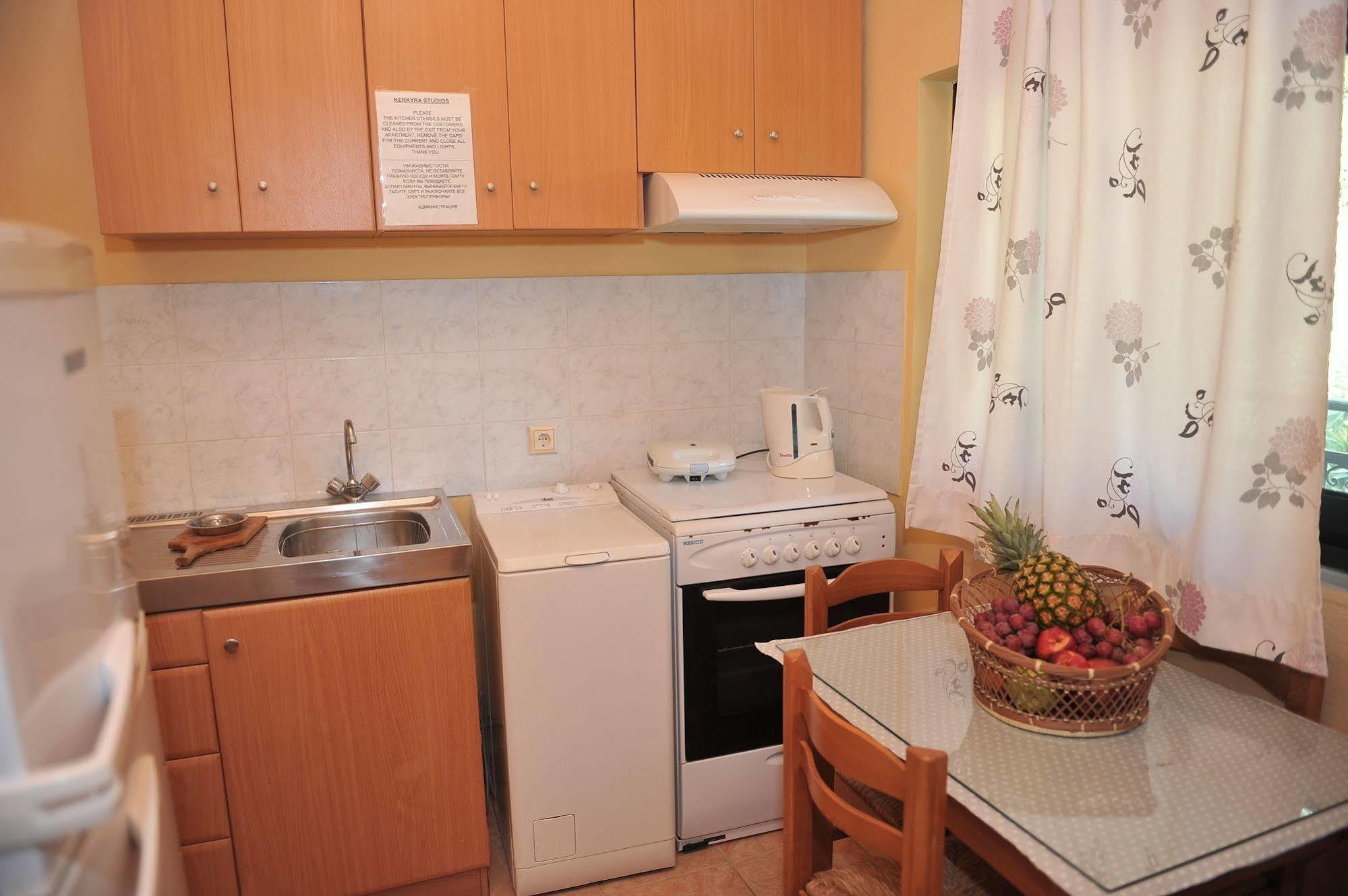 Kerkyra Beach Hotel & Apartments Benitses  Bagian luar foto